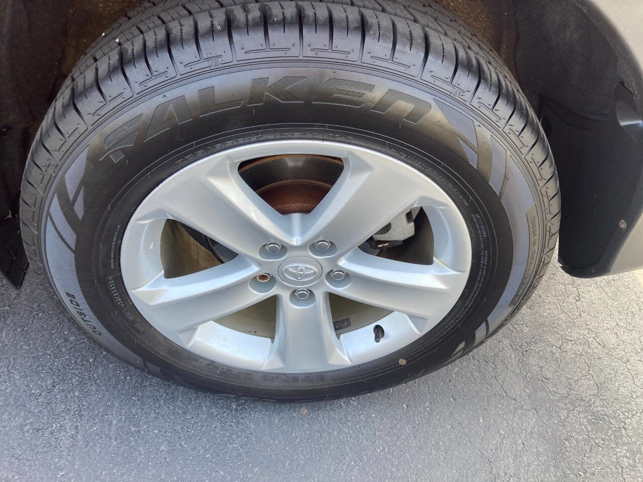 Used 2013 Toyota RAV4 XLE image 74