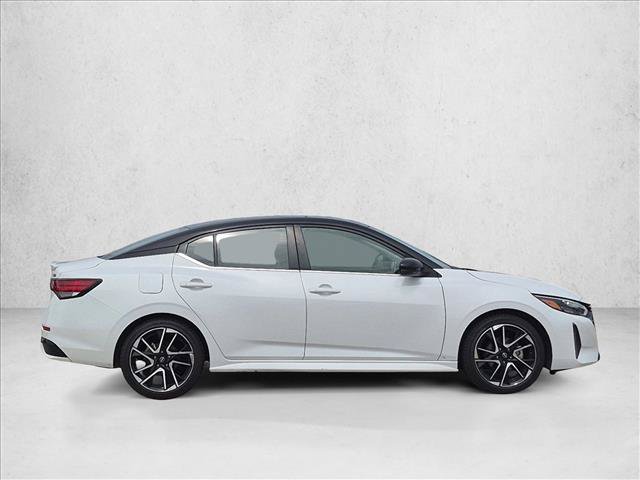 Used 2025 Nissan Sentra SR FWD image 4