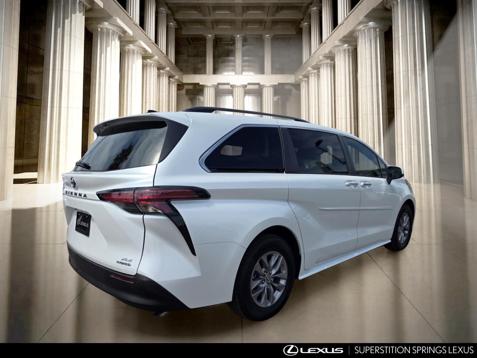 Used 2022 Toyota Sienna XLE FWD image 4
