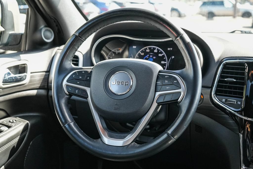 Used 2020 Jeep Grand Cherokee Altitude AWD/4WD image 15