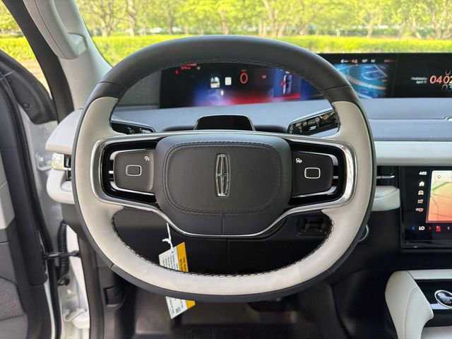 New 2025 Lincoln Navigator Reserve AWD/4WD image 14