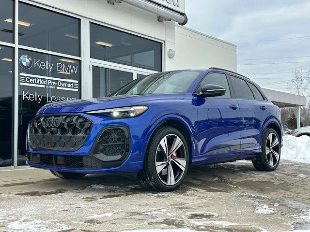 Used 2025 Audi SQ5 Prestige w/ Prestige Package image 3