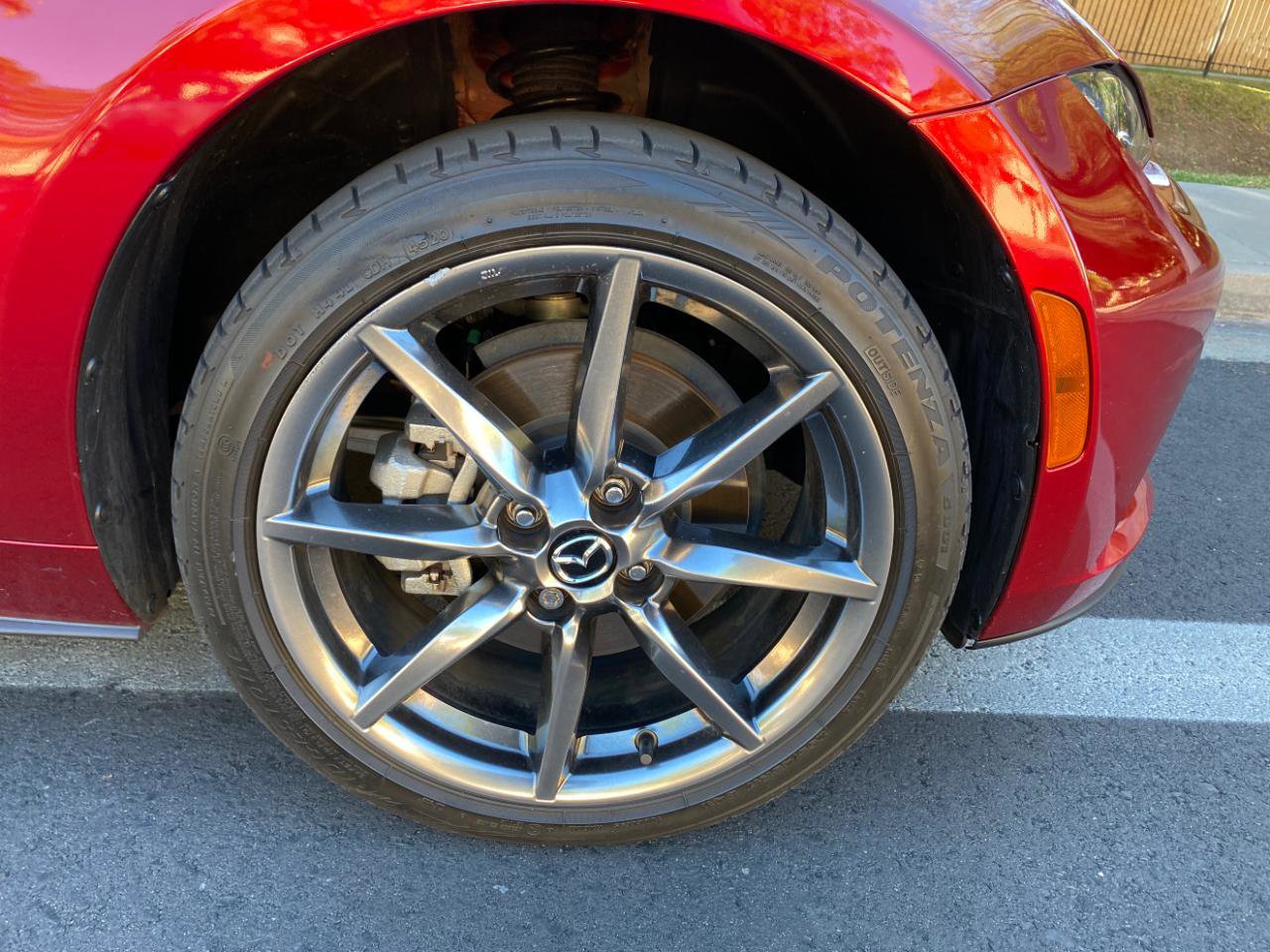 Used 2021 MAZDA MX-5 Miata RF Grand Touring RWD image 12