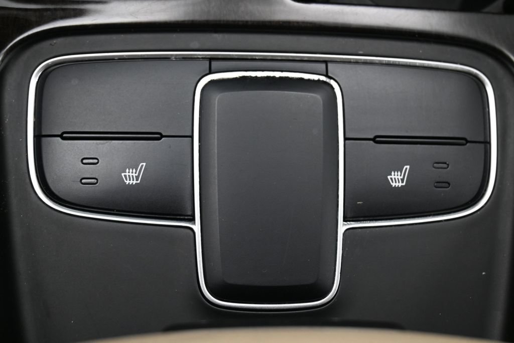 Used 2015 Kia Cadenza Premium FWD image 29