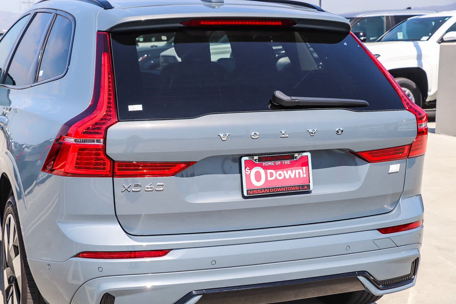 Used 2023 Volvo XC60 T8 Plus w/ Climate Package AWD/4WD image 10
