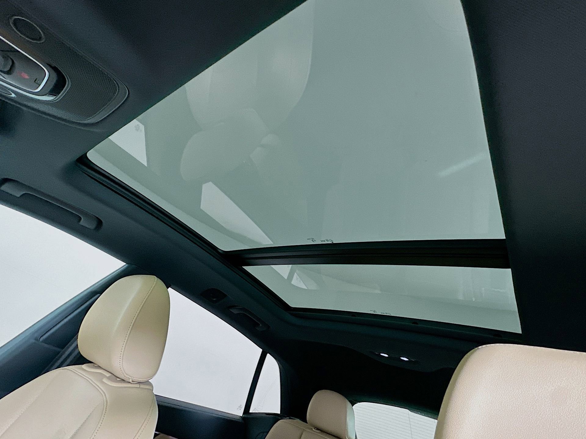 Used 2023 Audi Q8 Prestige w/ Prestige Package image 23