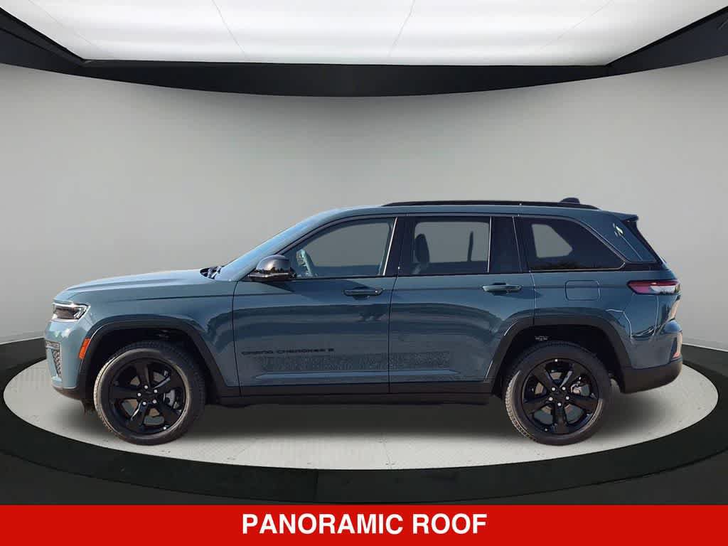 New 2026 Jeep Grand Cherokee Limited w/ Limited Altitude Package AWD/4WD image 3