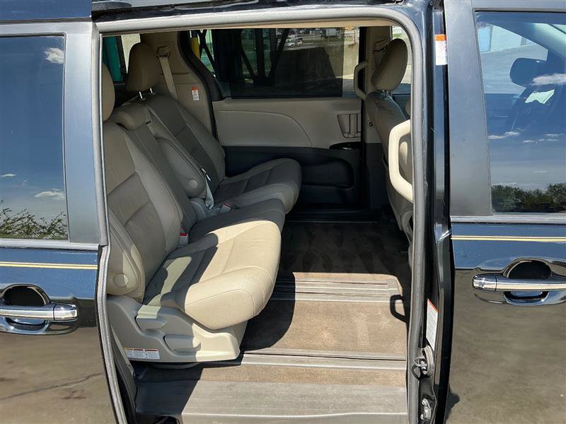 Used 2016 Toyota Sienna XLE w/ XLE Navigation Package image 40
