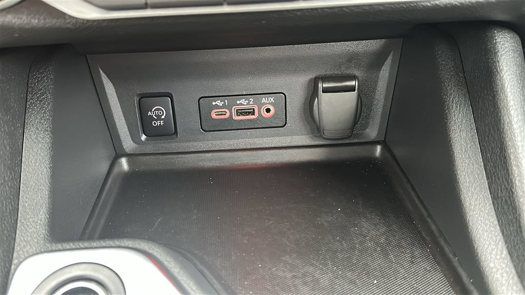 Used 2025 Nissan Sentra SV FWD image 26