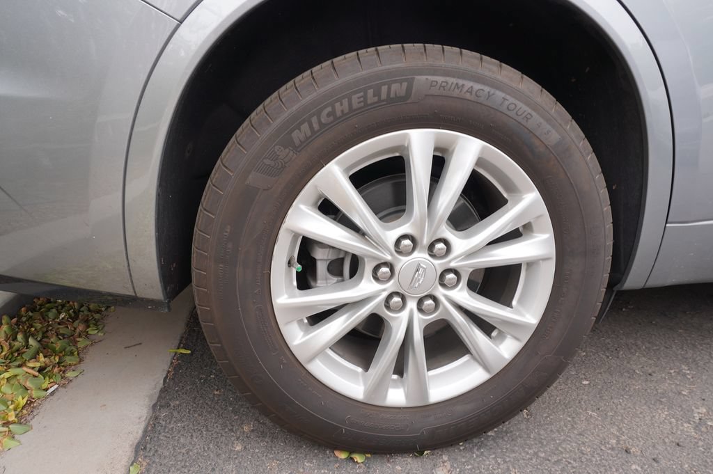 Certified 2025 Cadillac XT6 Luxury FWD image 6