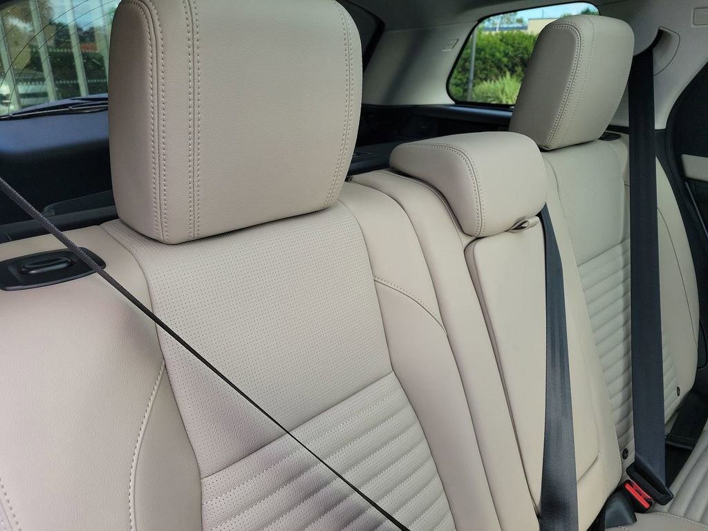 New 2025 Land Rover Discovery Sport S AWD/4WD image 18