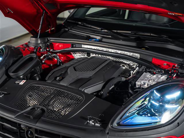 Certified 2025 Porsche Macan Turbo image 14