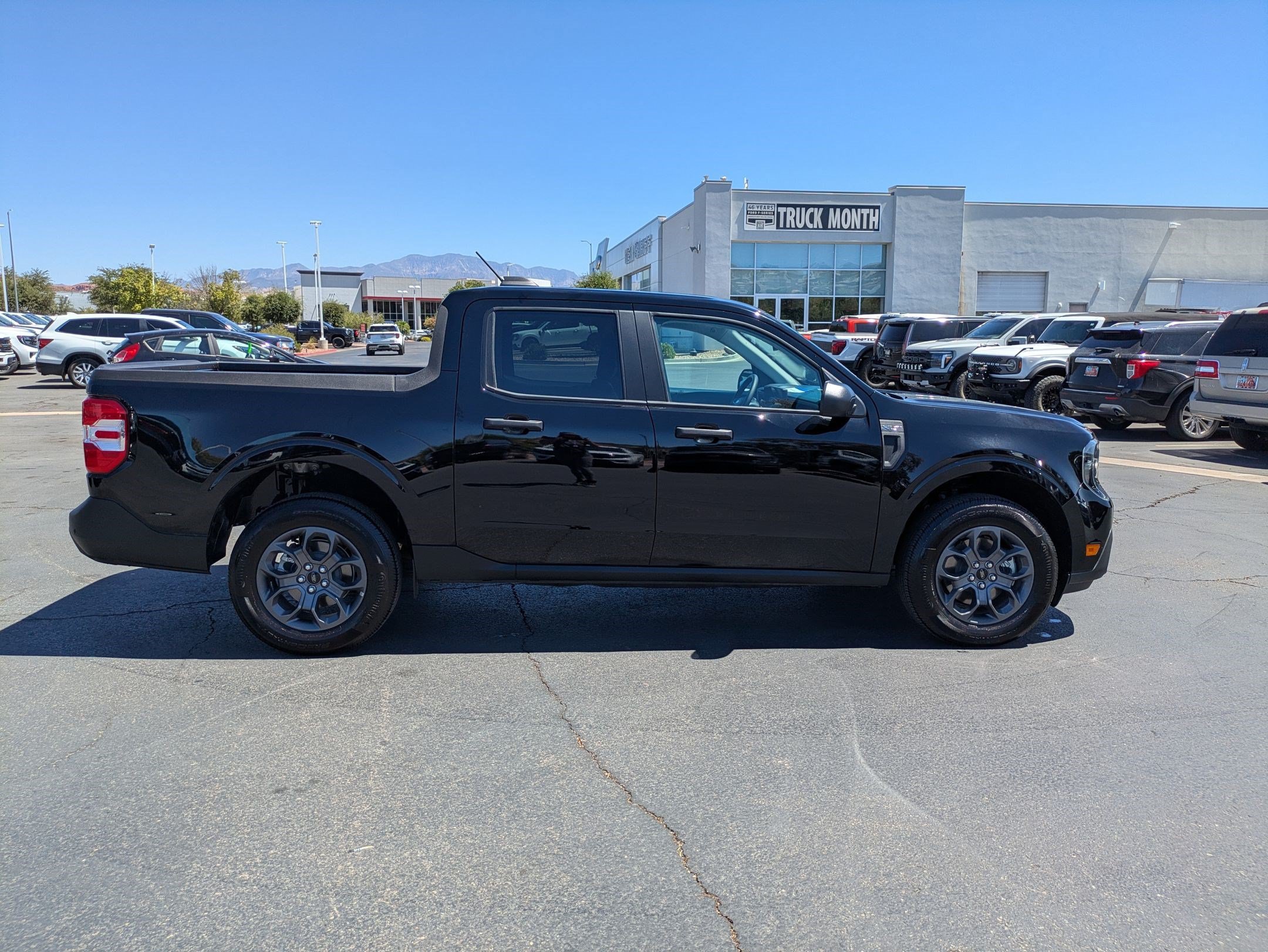 Certified 2025 Ford Maverick XLT w/ Equipment Group 301A AWD/4WD image 3