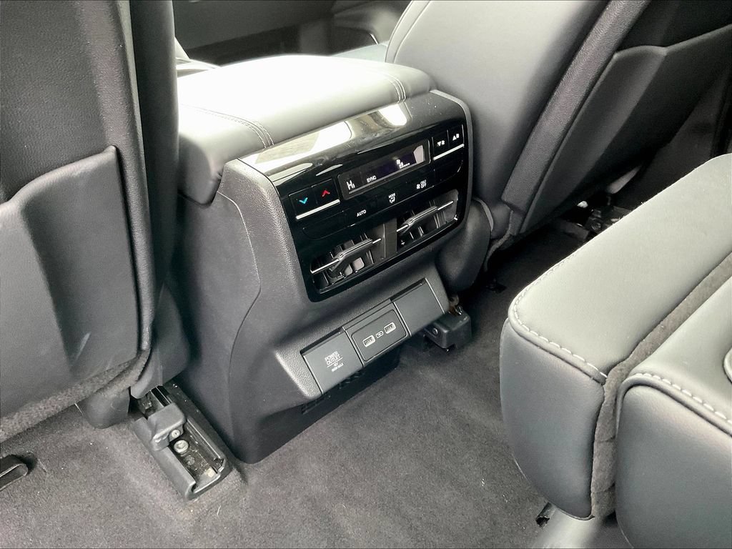 Used 2023 Acura MDX SH-AWD w/ Technology Package image 10