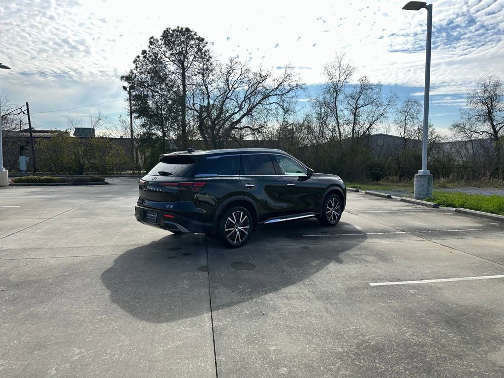 Used 2024 INFINITI QX60 Sensory w/ Vision Package image 3