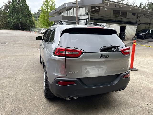 Used 2017 Jeep Cherokee Sport AWD/4WD image 6
