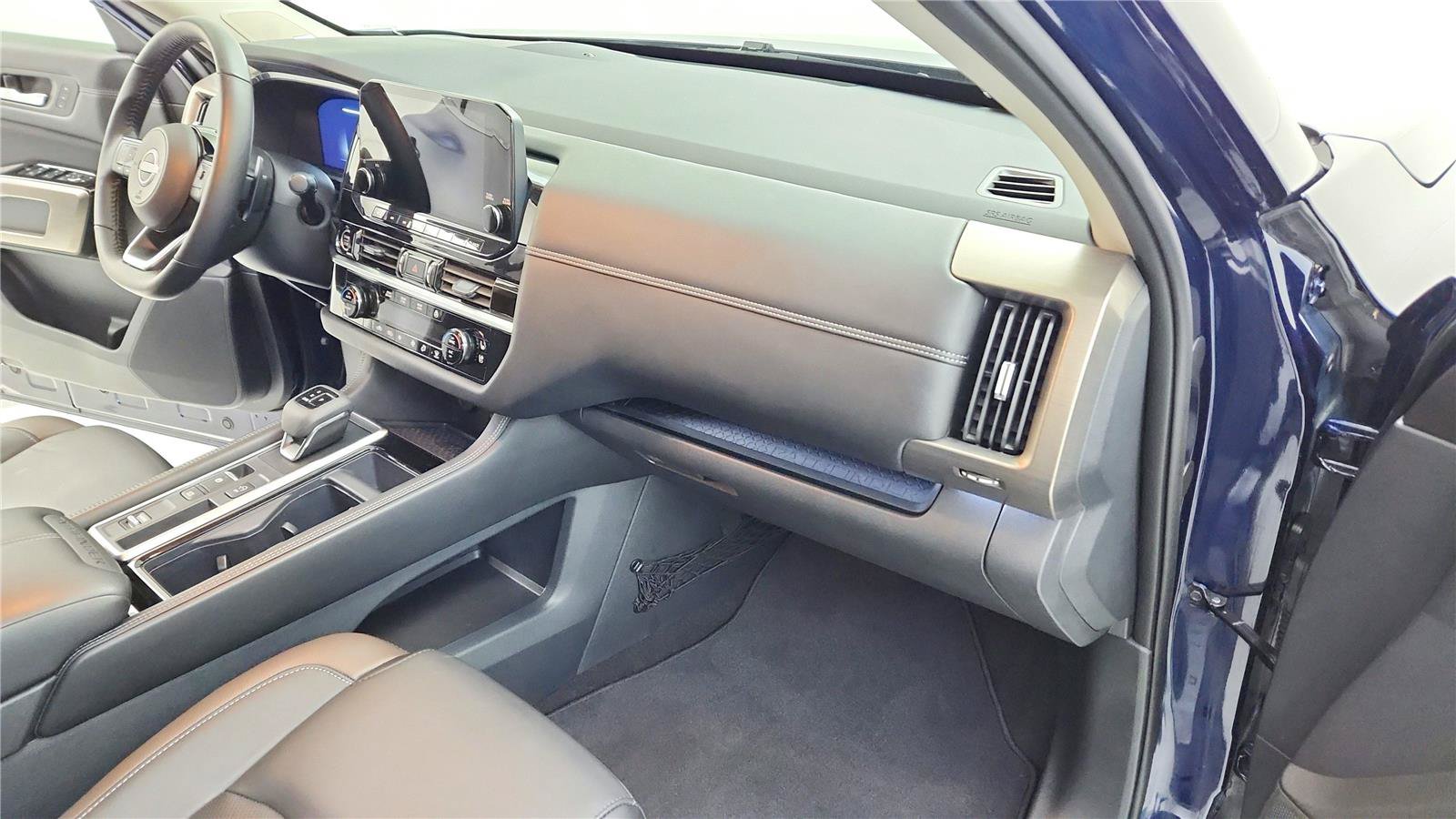 Used 2024 Nissan Pathfinder Platinum w/ Cargo Package FWD image 20