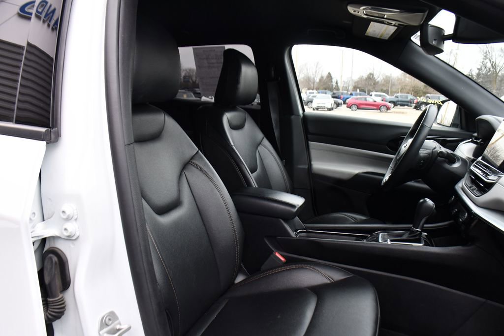 Used 2024 Jeep Compass Limited image 16