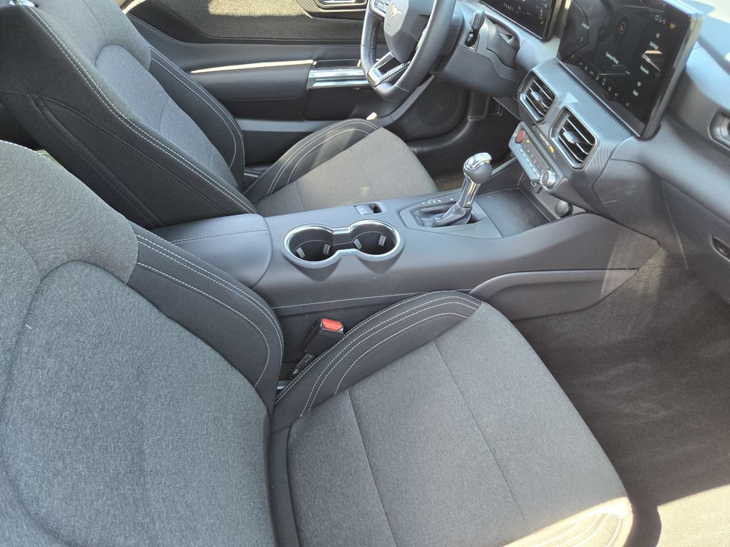 Used 2025 Ford Mustang Coupe RWD image 18