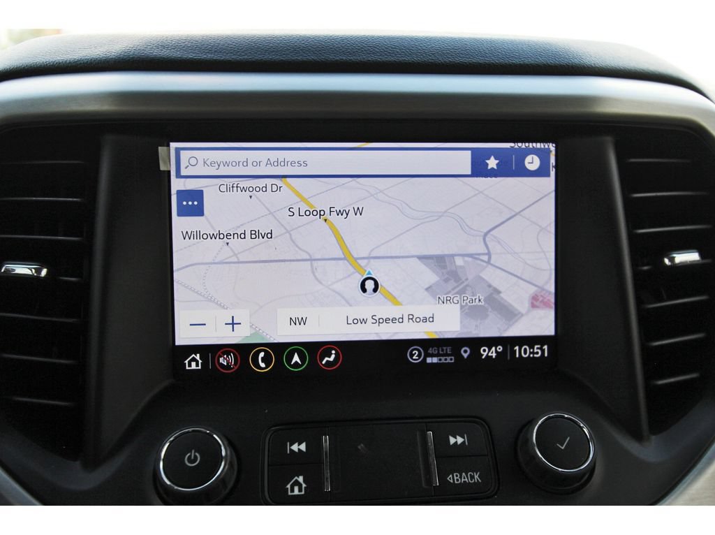 Used 2023 GMC Acadia SLE w/ Driver Convenience Package FWD image 16