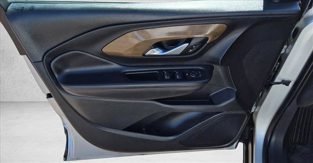Used 2020 GMC Terrain SLE w/ Driver Convenience Package FWD image 10