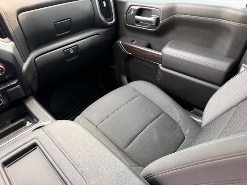 Used 2021 Chevrolet Silverado 1500 RST w/ Redline Edition AWD/4WD image 14