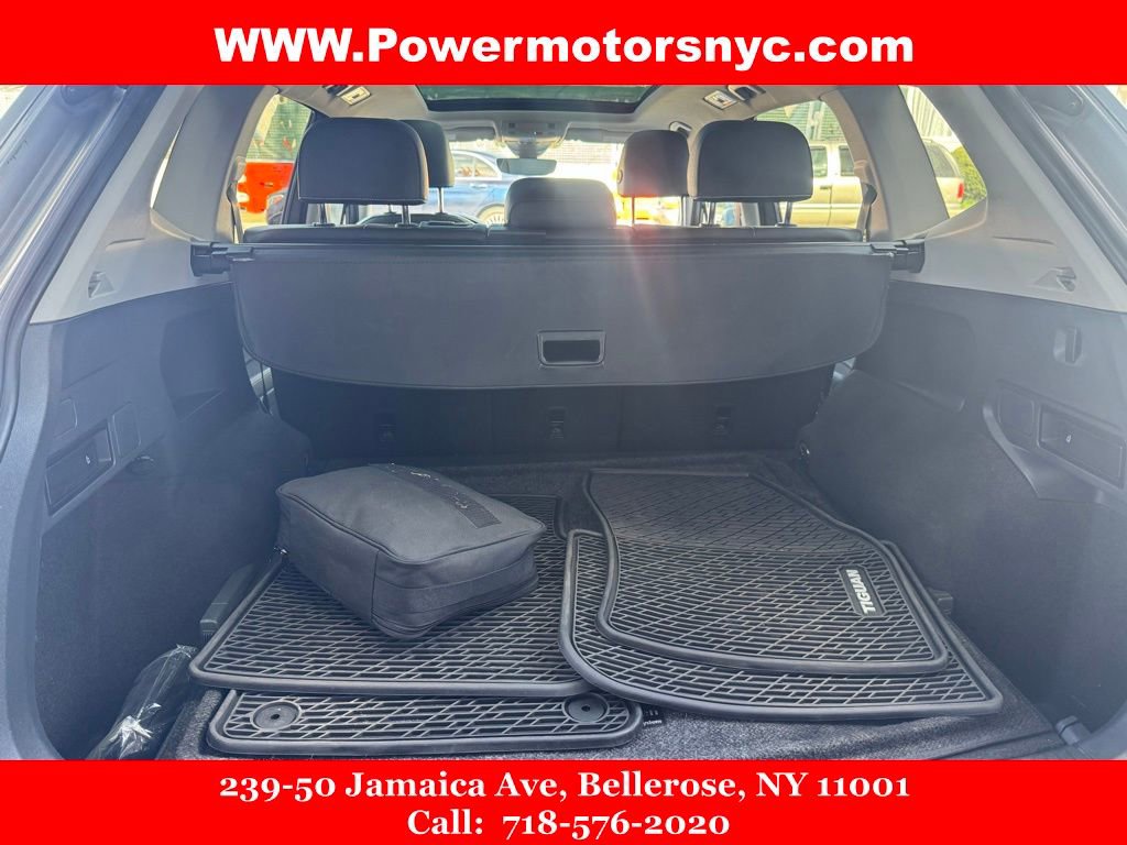 Used 2022 Volkswagen Tiguan SE w/ Panoramic Sunroof Package AWD/4WD image 20
