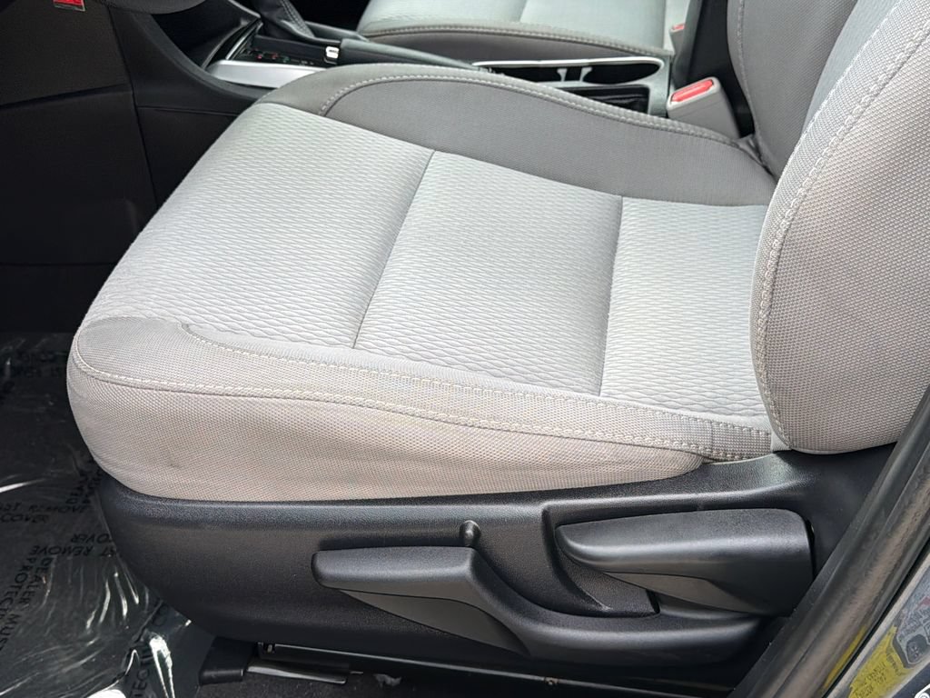 Used 2016 Toyota Corolla LE FWD image 18