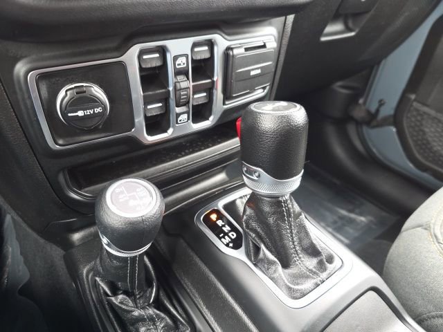 Used 2025 Jeep Wrangler Unlimited Sahara w/ Safety Group image 28