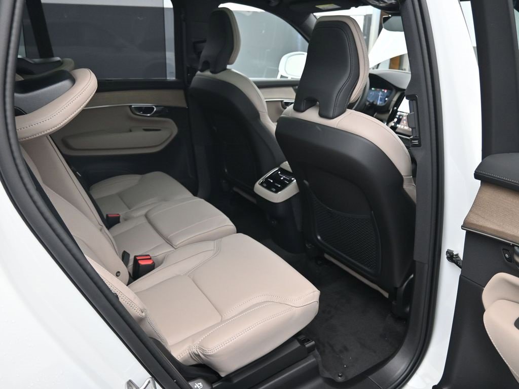 New 2026 Volvo XC90 B6 Ultra image 37
