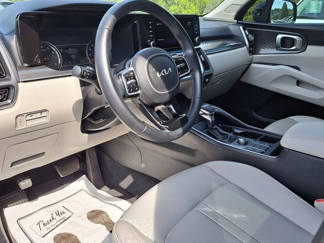 Used 2022 Kia Sorento S w/ Panoramic Sunroof Package FWD image 8