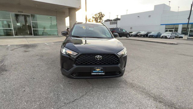 Used 2025 Toyota Corolla Cross LE image 3