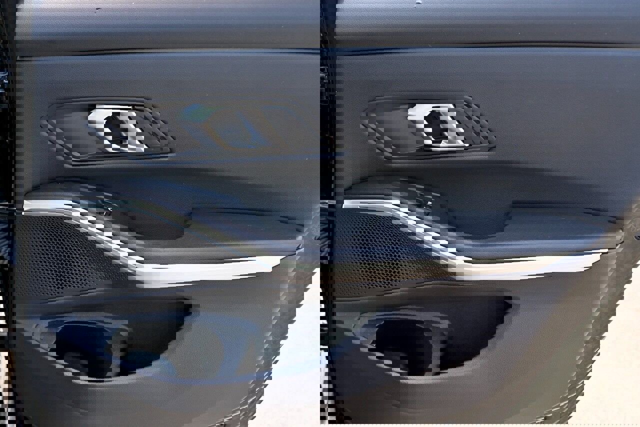 Used 2024 BMW 330i Sedan image 15