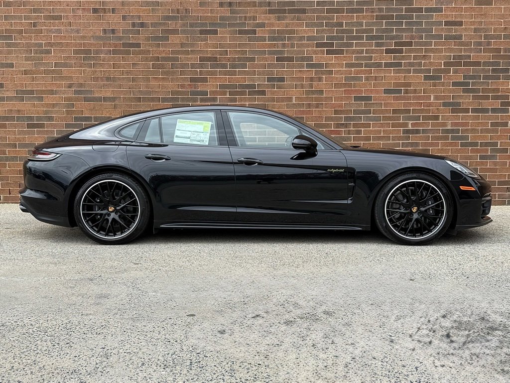 Used 2023 Porsche Panamera 4 image 8