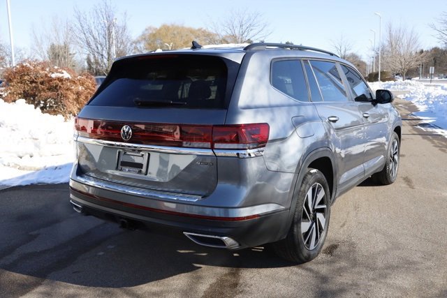 Used 2024 Volkswagen Atlas SE image 3