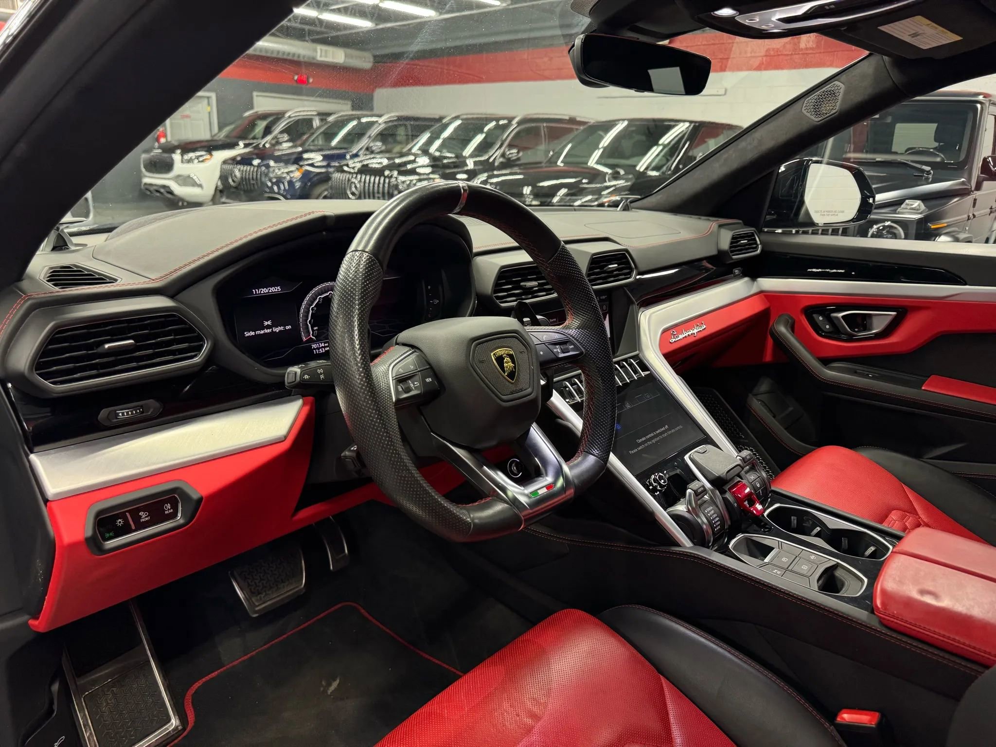 Used 2019 Lamborghini Urus image 15