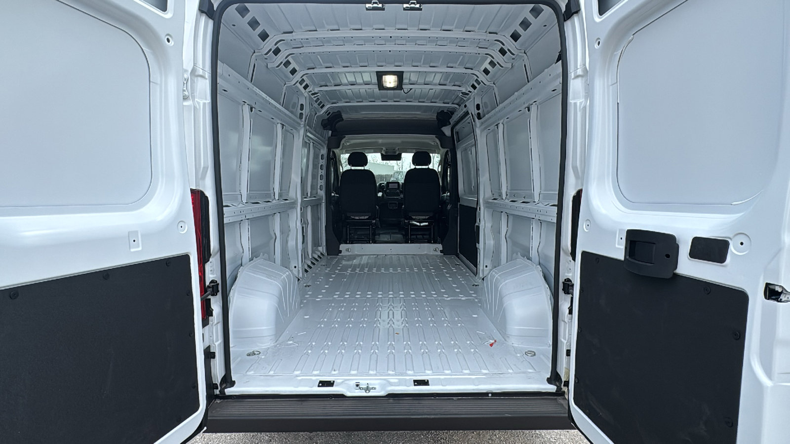 New 2026 RAM ProMaster 2500 image 21