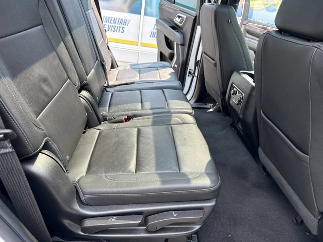 Used 2022 Chevrolet Tahoe Z71 w/ Luxury Package AWD/4WD image 26