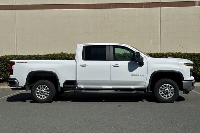 Used 2025 Chevrolet Silverado 2500 LT w/ Convenience Package image 3