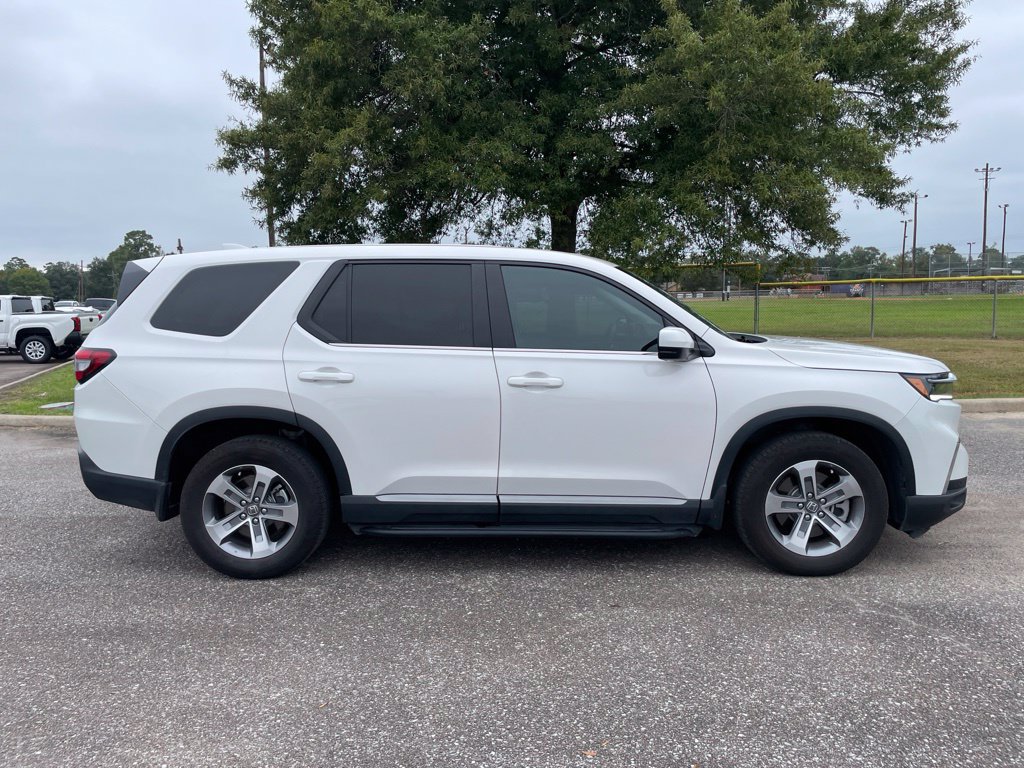 Used 2025 Honda Pilot EX-L image 8
