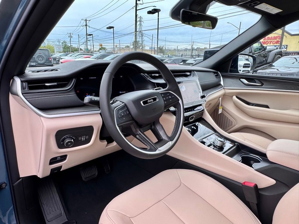 New 2026 Jeep Grand Cherokee Limited AWD/4WD image 13