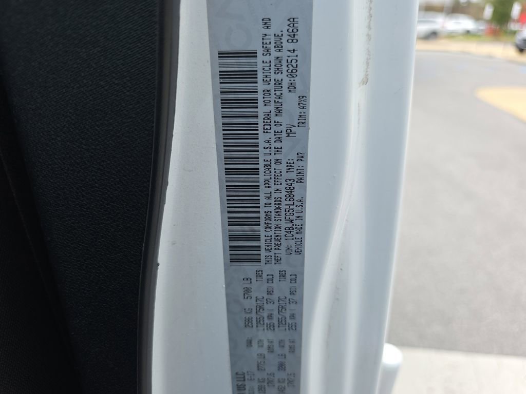 Used 2017 Jeep Wrangler Unlimited Rubicon w/ Connectivity Group image 34