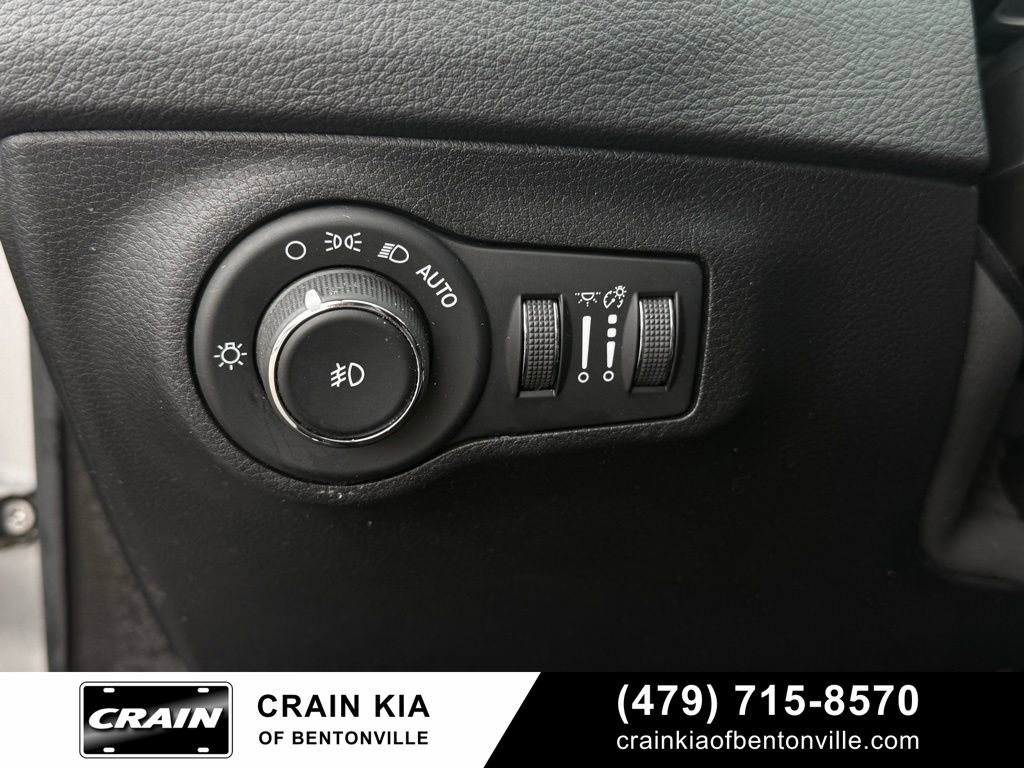 Used 2018 Jeep Compass Latitude w/ Popular Equipment Group image 13