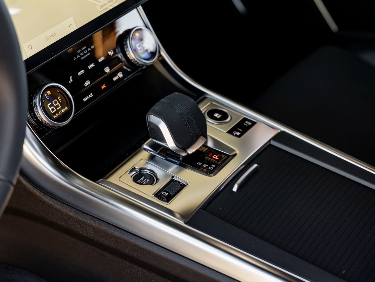 New 2024 Jaguar XF R-Dynamic SE image 19