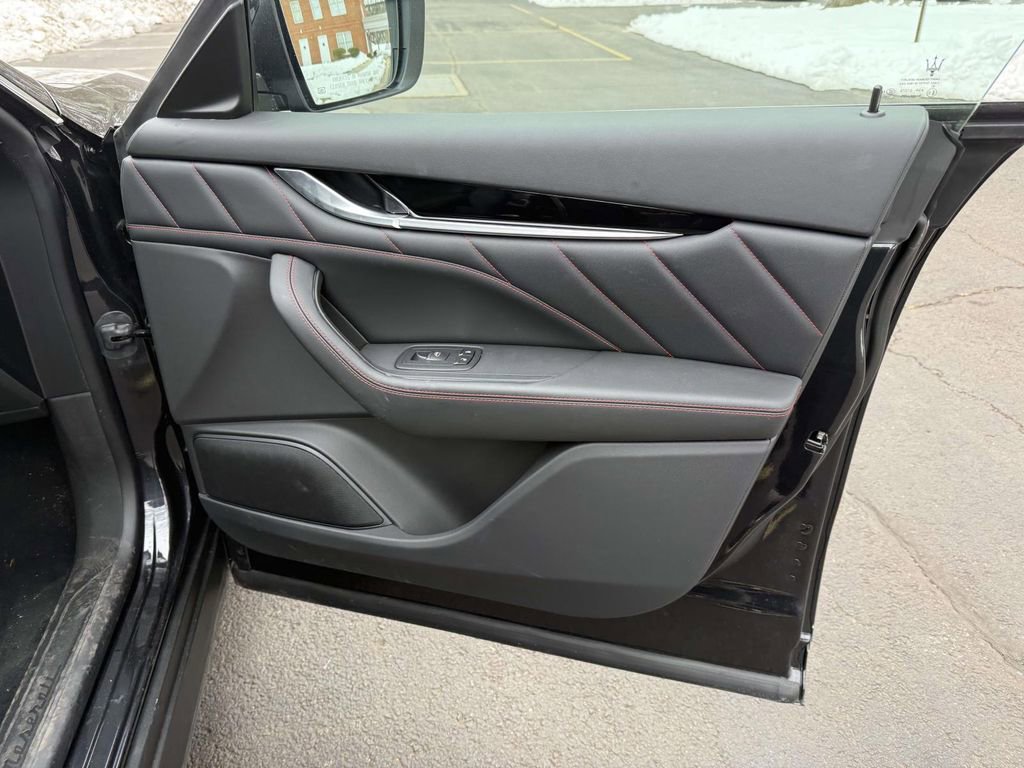 Used 2022 Maserati Levante Modena image 17