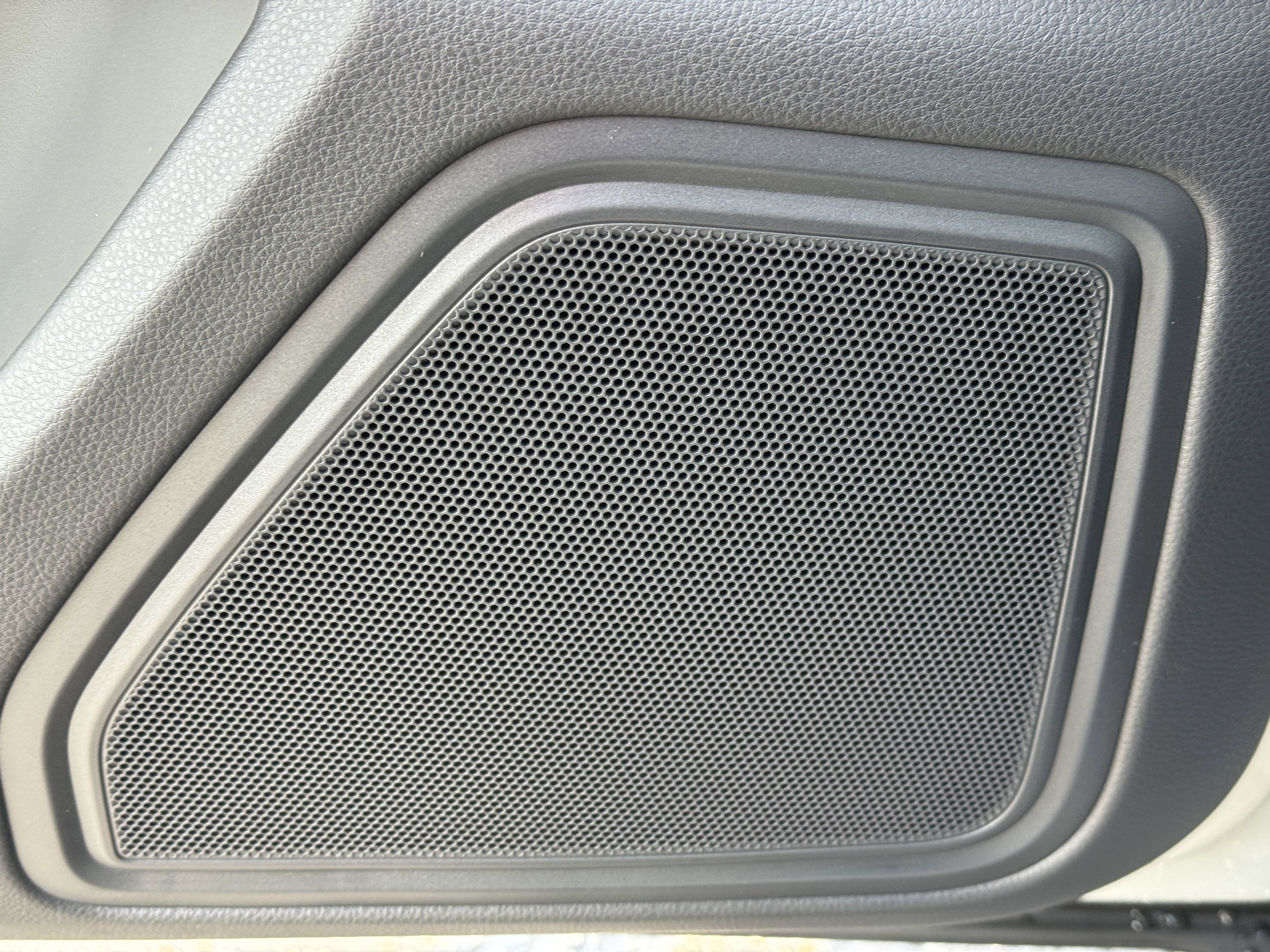 New 2025 Porsche Macan image 24