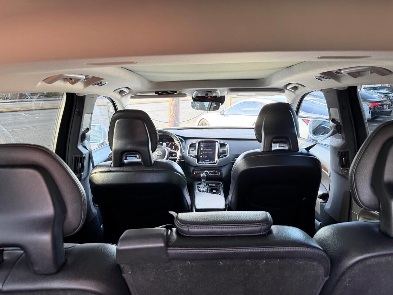 Used 2018 Volvo XC90 T6 Momentum w/ Convenience Package AWD/4WD image 7