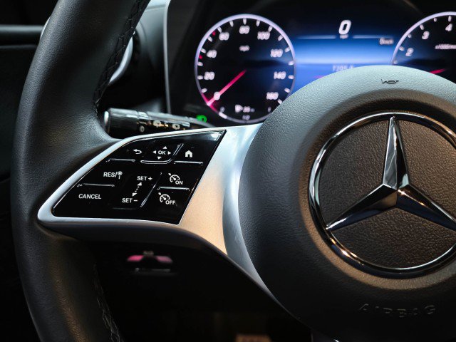 Used 2024 Mercedes-Benz GLC 300 4MATIC image 21