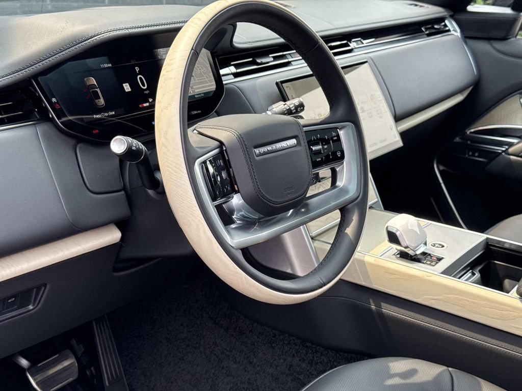 Certified 2024 Land Rover Range Rover SV AWD/4WD image 24