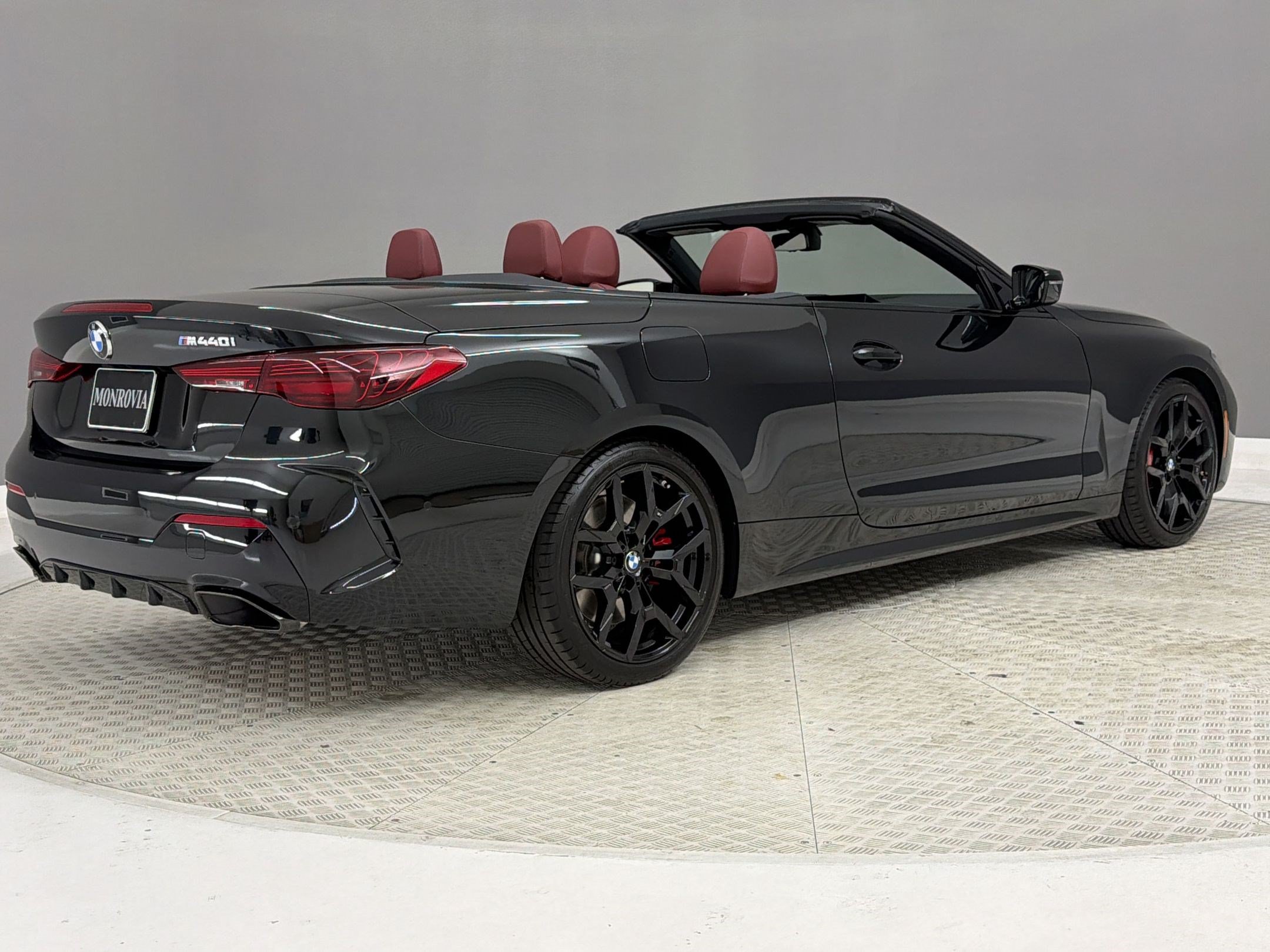 Certified 2025 BMW M440i Convertible w/ Premium Package RWD image 9